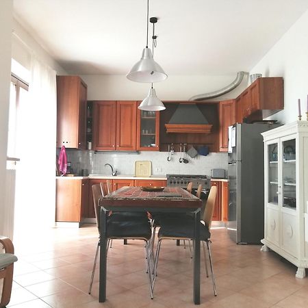 Апартаменти Casa Il Volo Сан-Дзено-ді-Монтанья Екстер'єр фото